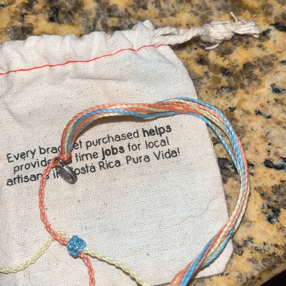 Pure Vida bracelet - Picture 3 of 3